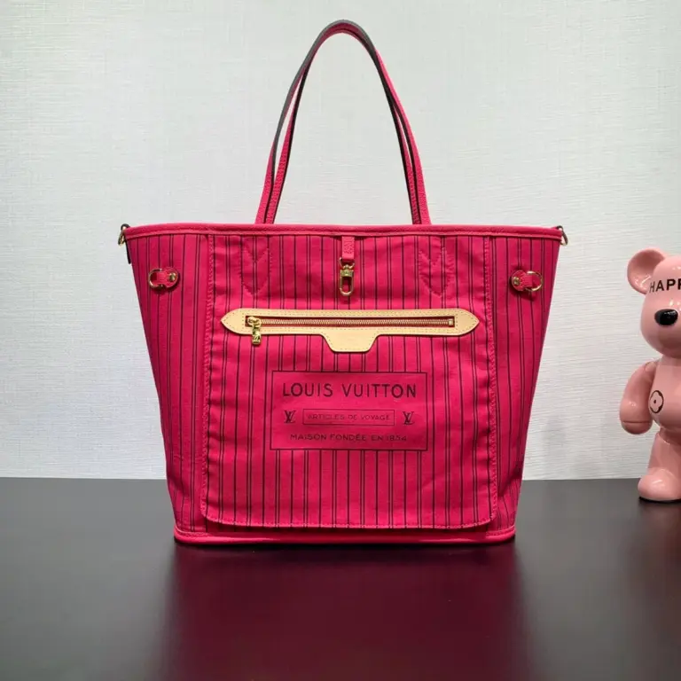 LV Neverfull Bandoulière Inside Out MM 雙面設計托特包 15 LV Neverfull Bandoulière Inside Out MM 雙面設計托特包