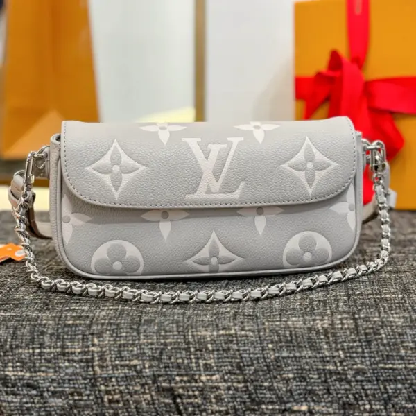 Louis Vuitton Wallet On Chain Ivy 雙色Monogram Empreinte皮革包包