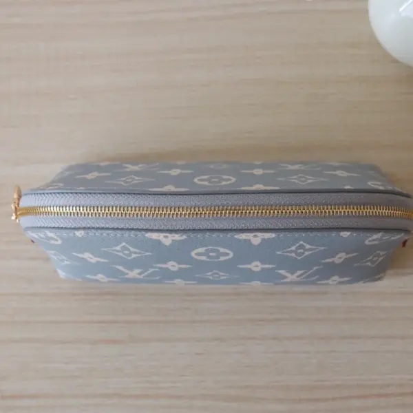 LV Pochette Cosmétique PM 梳洗袋 - Monogram Trianon 塗層帆布