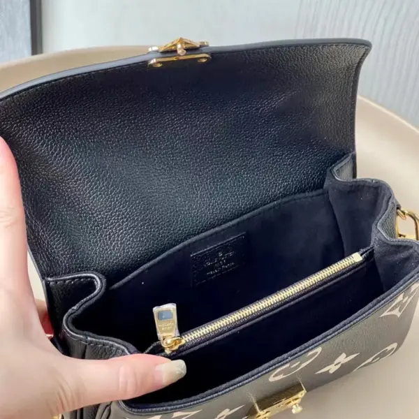 Louis Vuitton Pochette Métis East West 雙色壓花牛皮手提斜挎包