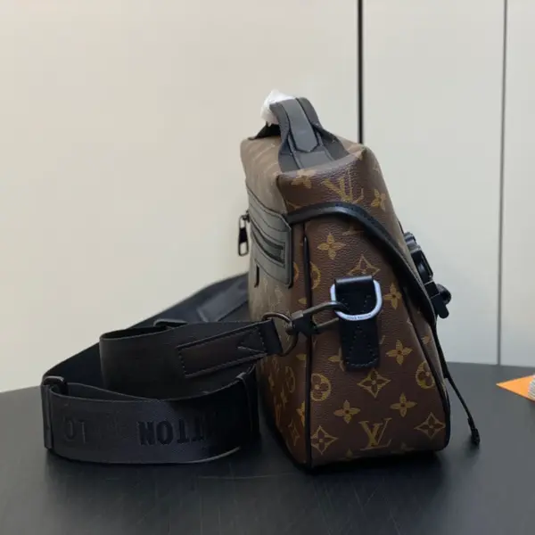 LV Trail 郵差包 | Monogram Macassar帆布 經典運動風格