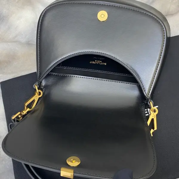 SAINT LAURENT BOX小牛皮CASSANDRE頂柄手袋