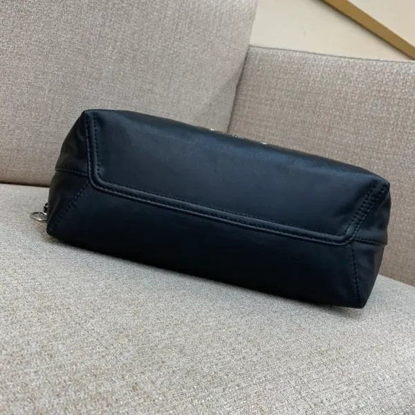 Louis Vuitton Altantis Vibe MM 黑色亮面納帕小牛皮包包