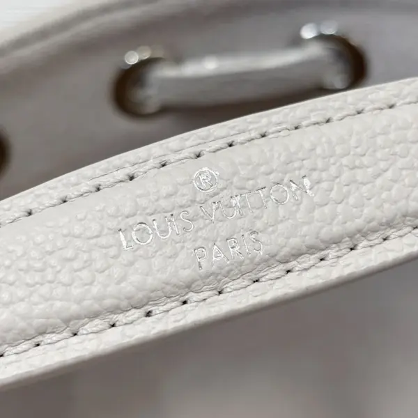 Louis Vuitton Nano Noé 雙色調抽繩包包