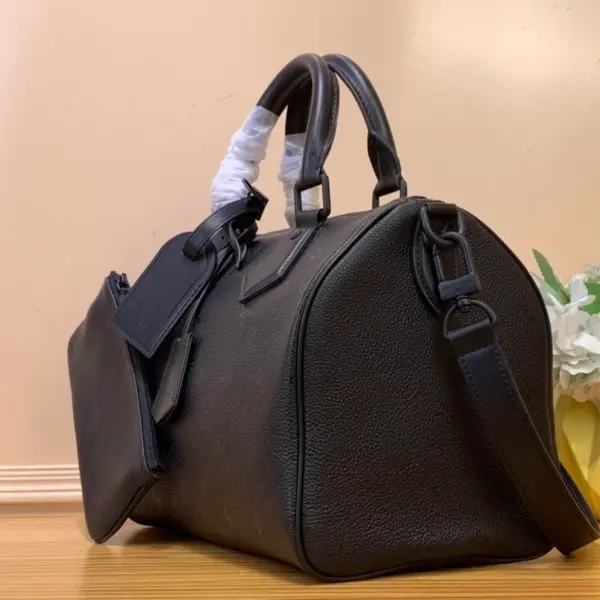 高仿包包Louis Vuitton Speedy P9 Bandoulière 30 超黑色小牛皮斜挎包 高仿包包