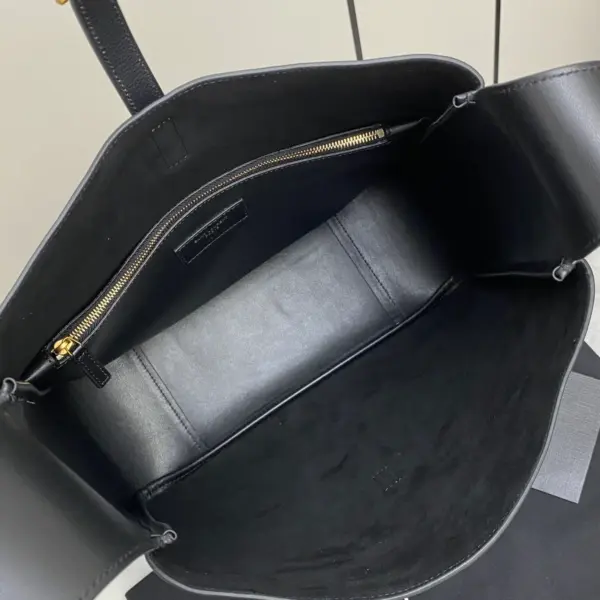 LE 5 À 7 柔軟大型麂皮襯裡托特包