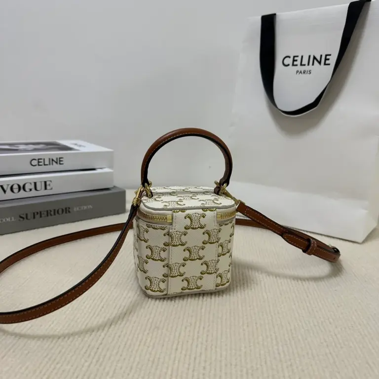 高仿CELINE-賽琳 迷你TRIOMPHE CANVAS印花手袋 - 時尚便攜多功能小包-10J762