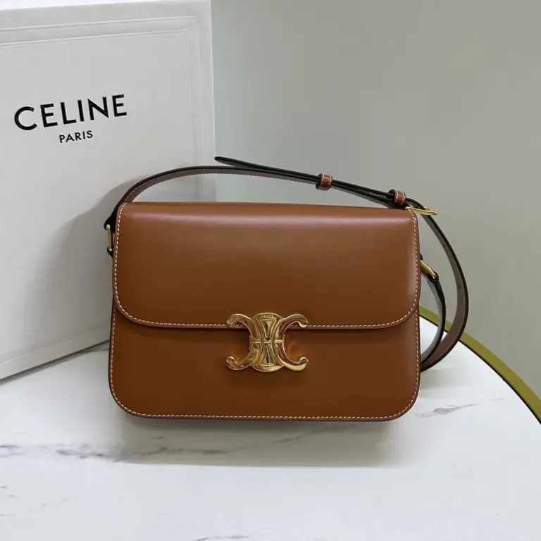 高仿CELINE-賽琳 TRIOMPHE 牛皮革斜挎包 - 多功能三格設計-187363