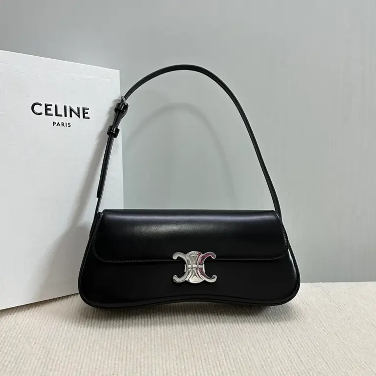 高仿CELINE-賽琳 TRIOMPHE 銀色飾面牛皮革肩背包-115533