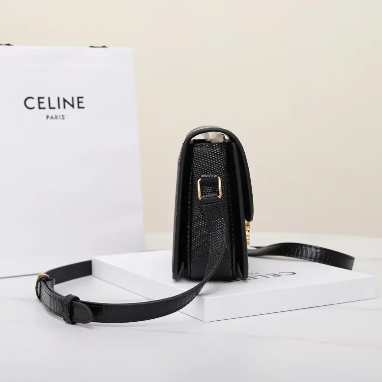 高仿CELINE-賽琳 圓鼻巨蜥皮革TRIOMPHE鎖扣斜挎包-188424