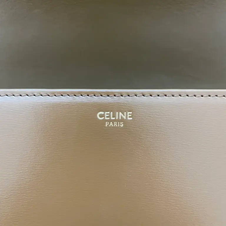 高仿CELINE-賽琳 Triomphe 牛皮革斜挎包 - 優雅多功能設計-188423