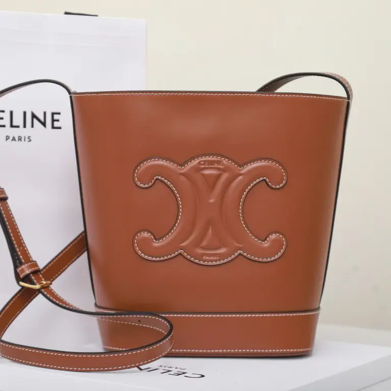 高仿CELINE-賽琳 復古牛皮革斜挎包 - 多功能便攜設計-113783