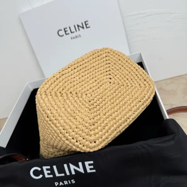 高仿CELINE-賽琳 TRIOMPHE磁扣牛皮革手提斜挎包-119742