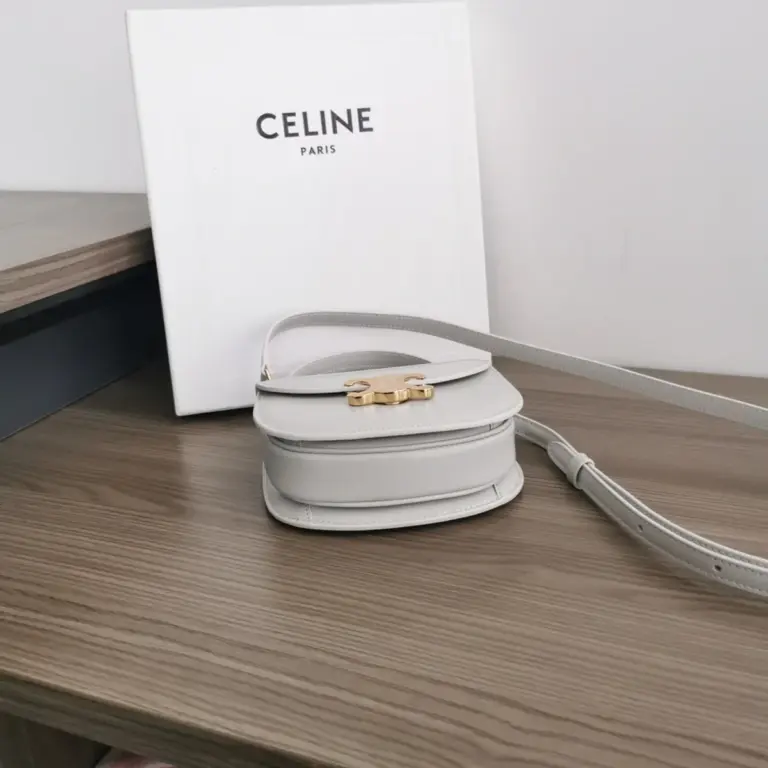 高仿CELINE-賽琳 迷你牛皮TRIOMPHE金屬扣手袋-10L063 14 高仿CELINE-賽琳 迷你牛皮TRIOMPHE金屬扣手袋-10L063