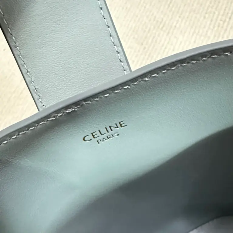 高仿CELINE-賽琳 經典TRIOMPHE磁扣迷你手袋 - 多功能便攜設計-10N473