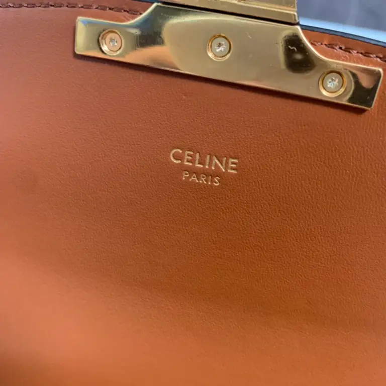 高仿CELINE-賽琳 金色TRIOMPHE金屬鎖扣斜挎包 - 多功能時尚肩背包-188882