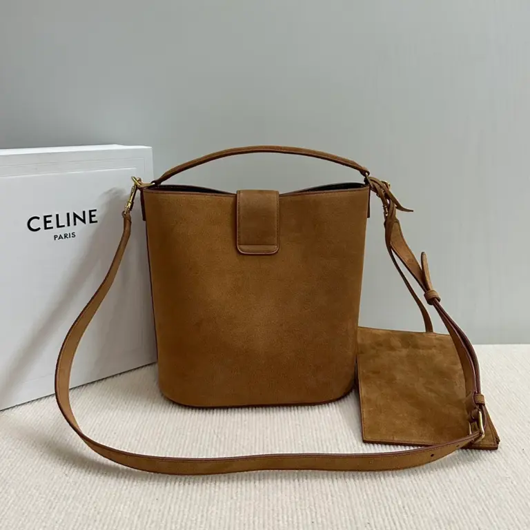 高仿CELINE-賽琳 經典TRIOMPHE磁扣牛皮絨面革多功能手提包-116613