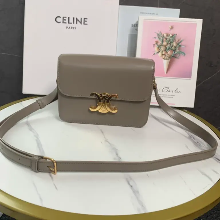 高仿CELINE-賽琳 TRIOMPHE 金屬鎖扣牛皮斜挎包-188423