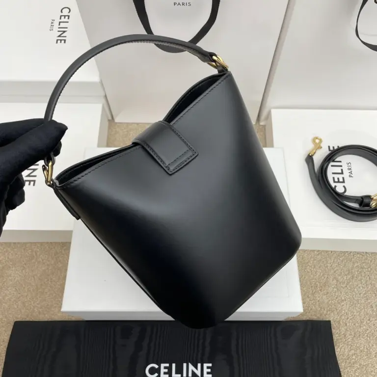 高仿CELINE-賽琳 經典TRIOMPHE磁扣牛皮手提斜挎包-119173