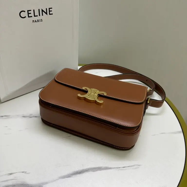 高仿CELINE-賽琳 TRIOMPHE 牛皮革斜挎包 - 多功能三格設計-187363