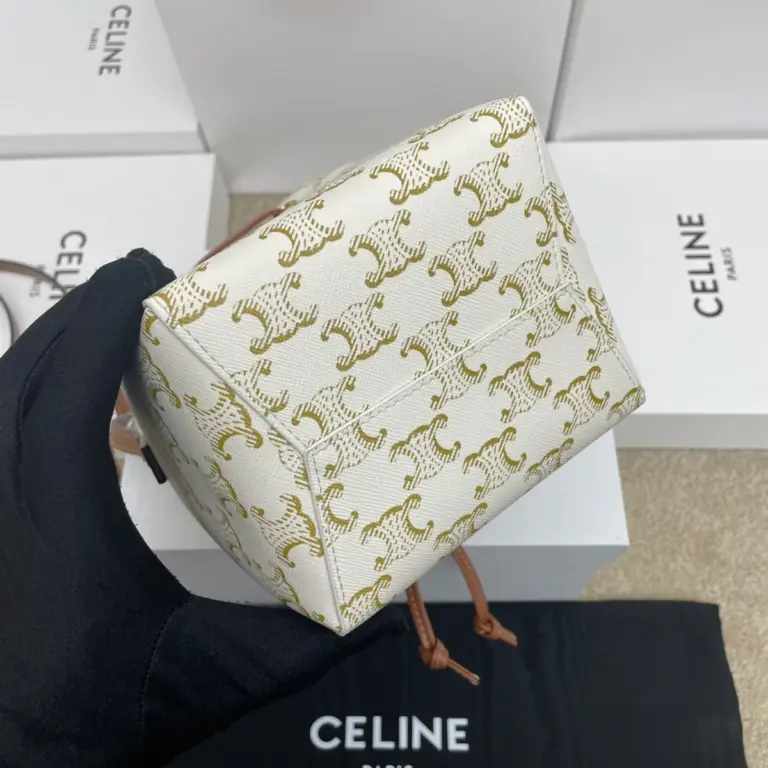 高仿CELINE-賽琳 義大利製造迷你手袋 可裝PLUS手機 牛皮革包邊斜挎包-10M742 13 高仿CELINE-賽琳 義大利製造迷你手袋 可裝PLUS手機 牛皮革包邊斜挎包-10M742