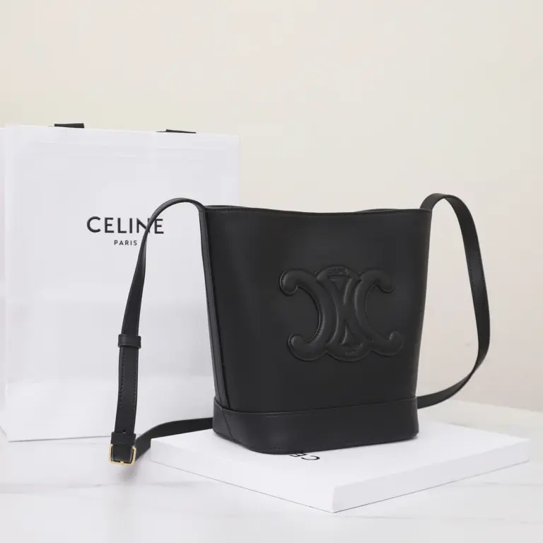 高仿CELINE-賽琳 金色飾面牛皮革斜挎包 - 時尚多功能肩背包-113783