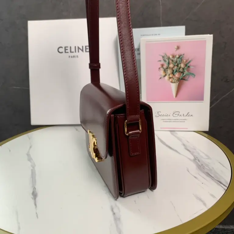 高仿CELINE-賽琳 TRIOMPHE鎖扣牛皮斜挎包 - 多功能時尚肩背包-188423