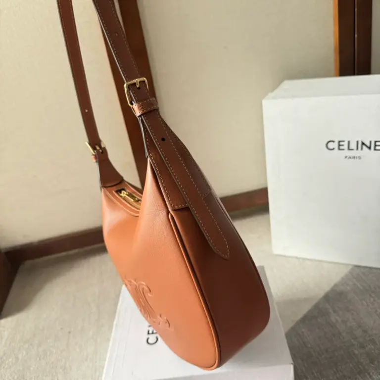 高仿CELINE-賽琳 多功能牛皮斜挎肩背包-117253