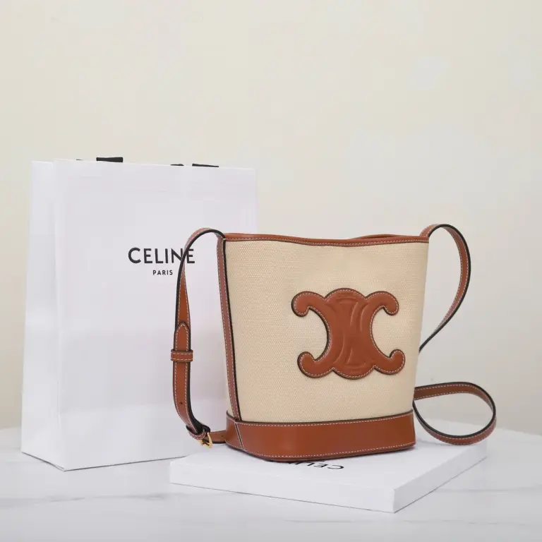 高仿CELINE-賽琳 時尚多功能斜挎包-113782