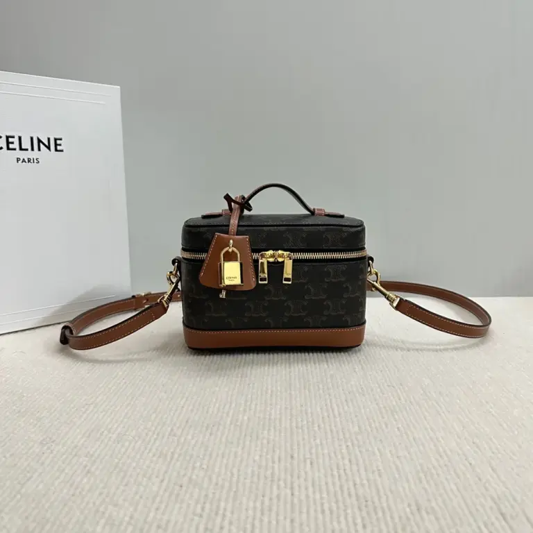 高仿CELINE-賽琳 TRIOMPHE CANVAS 標誌印花手提包-119462