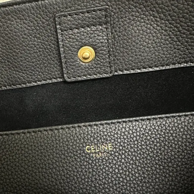 高仿CELINE-賽琳 金色奢華肩背包 - 時尚百搭收納能手-116853