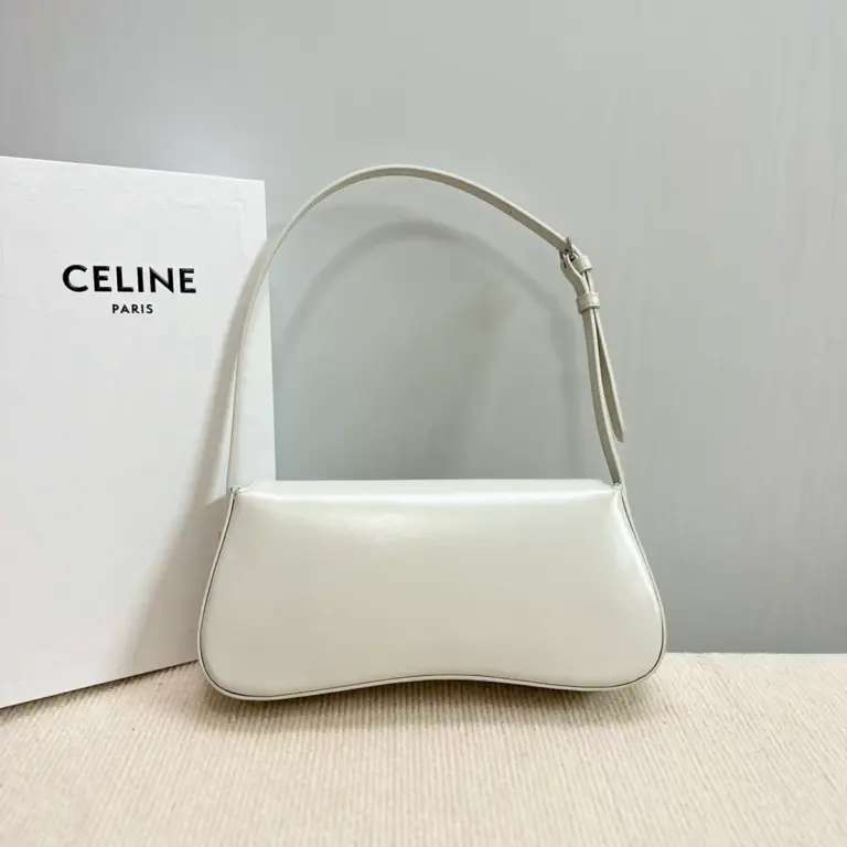高仿CELINE-賽琳 TRIOMPHE 銀色飾面牛皮革肩背-115533
