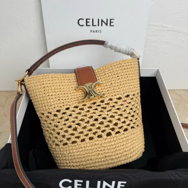 高仿CELINE-賽琳 TRIOMPHE磁扣牛皮革手提斜挎包-119742