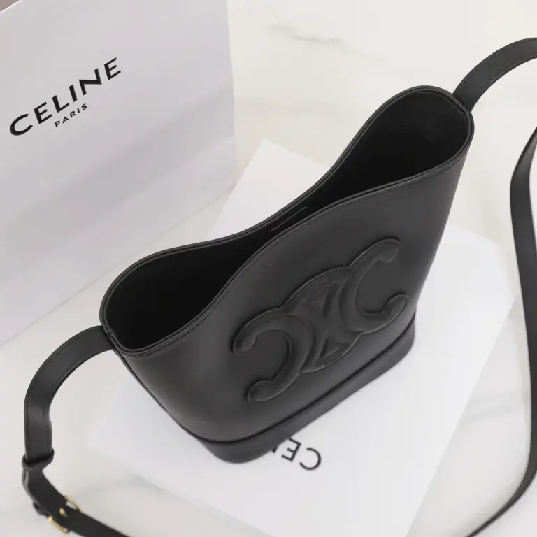 高仿CELINE-賽琳 金色飾面牛皮革斜挎包 - 時尚多功能肩背包-113783