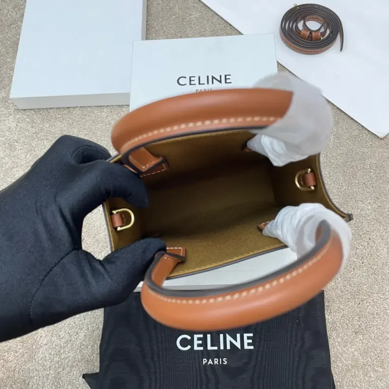 高仿CELINE-賽琳 多功能迷你手袋 - 輕鬆容納PLUS大屏手機-194372