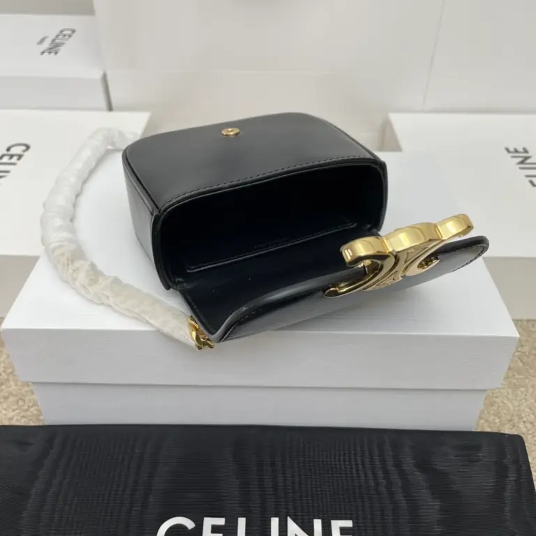 高仿CELINE-賽琳 迷你牛皮TRIOMPHE金屬扣斜挎手袋-10L843