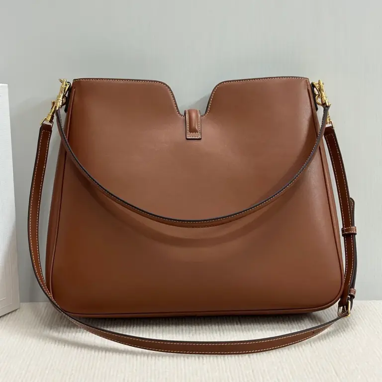 高仿CELINE-賽琳 時尚多功能牛皮斜挎包 - 可容納iPad等智能平板電腦-119563