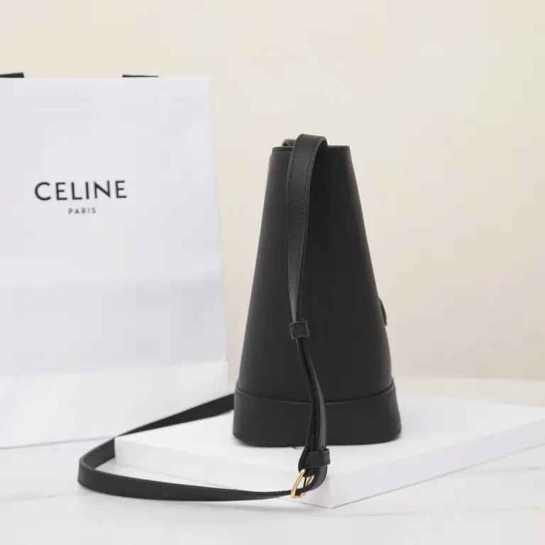 高仿CELINE-賽琳 金色飾面牛皮革斜挎包 - 時尚多功能肩背包-113783