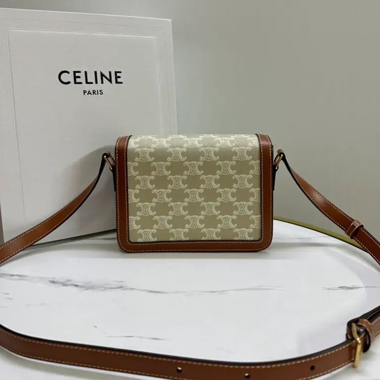 高仿CELINE-賽琳 Triomphe 標誌印花牛皮革斜挎包-188882