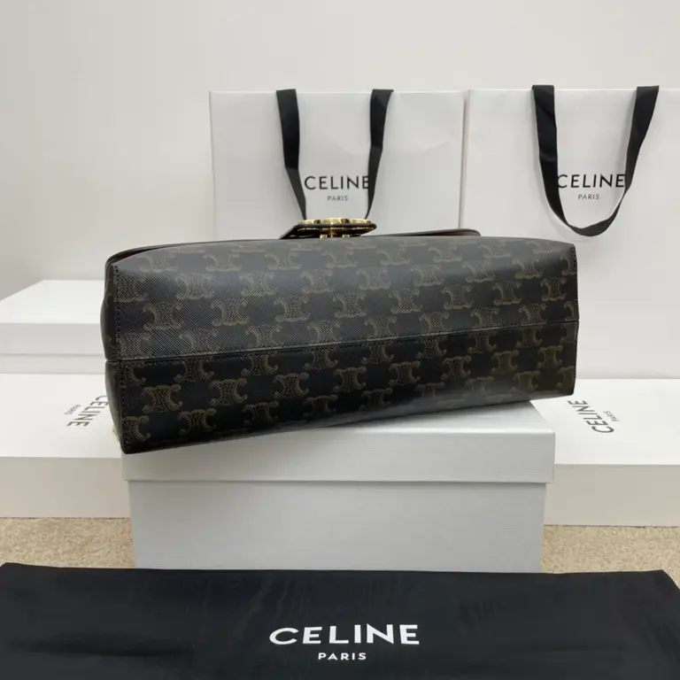 高仿CELINE-賽琳 經典TRIOMPHE標誌印花牛皮斜挎包-118222