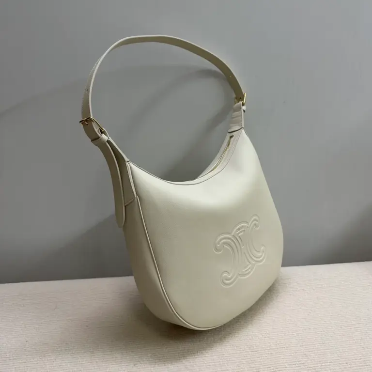 高仿CELINE-賽琳 金色飾面牛皮革肩背包-114713