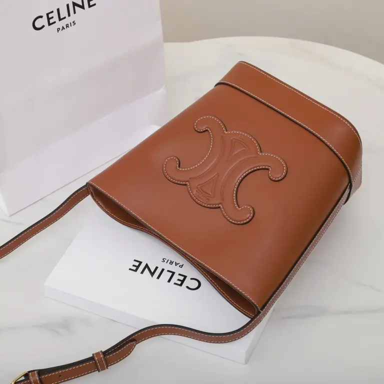 高仿CELINE-賽琳 復古牛皮革斜挎包 - 多功能便攜設計-113783