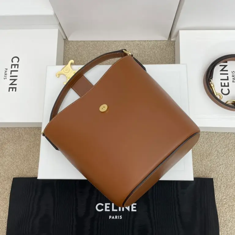 高仿CELINE-賽琳 TRIOMPHE磁扣牛皮手提斜挎包-119173