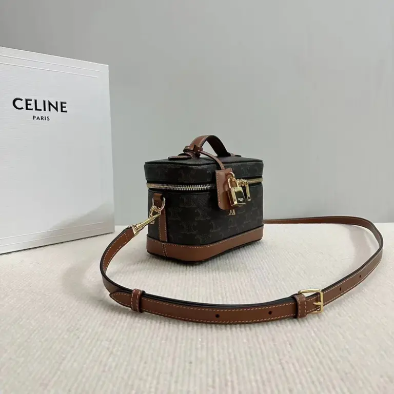 高仿CELINE-賽琳 TRIOMPHE CANVAS 標誌印花手提包-119462