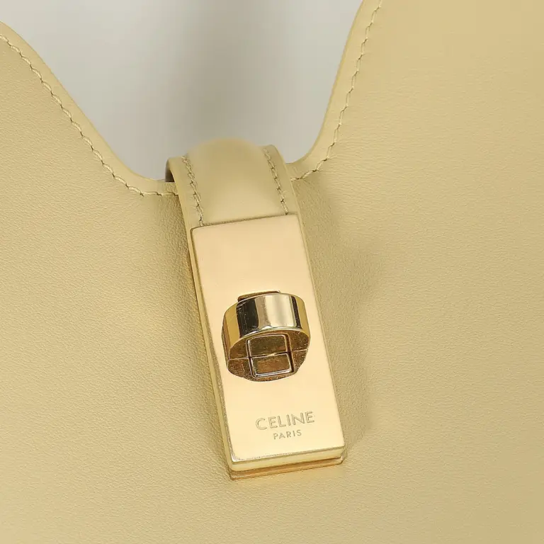 高仿CELINE-賽琳 經典牛皮旋轉鎖扣手提斜挎包-120693
