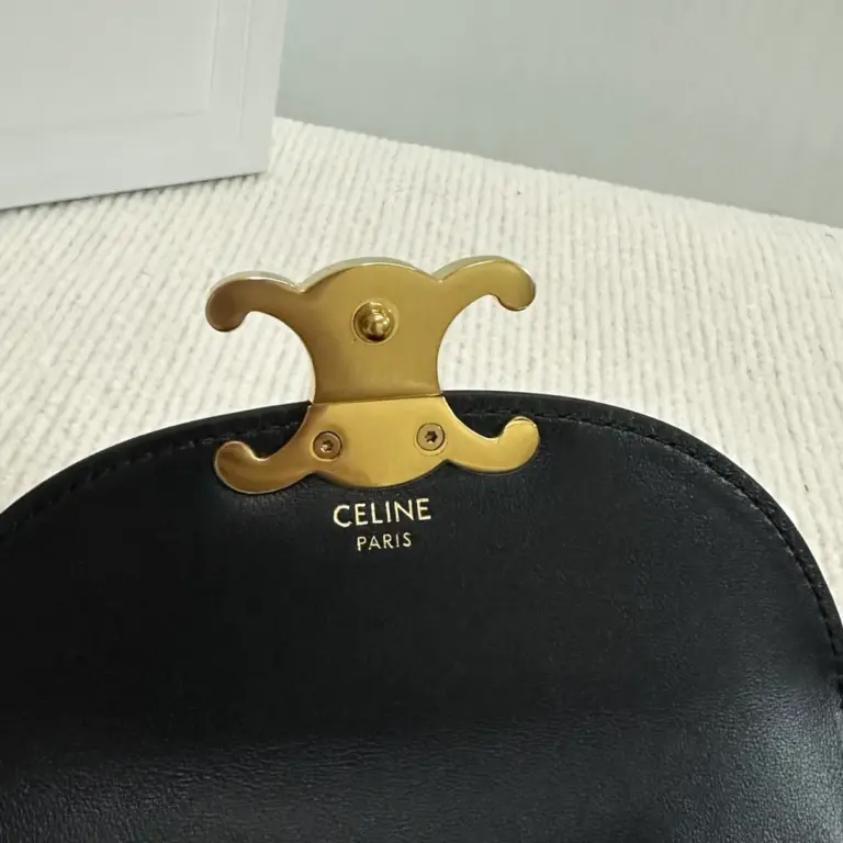 高仿CELINE-賽琳 經典迷你手袋 - 牛皮革優雅設計，多功能攜帶方式-10L063