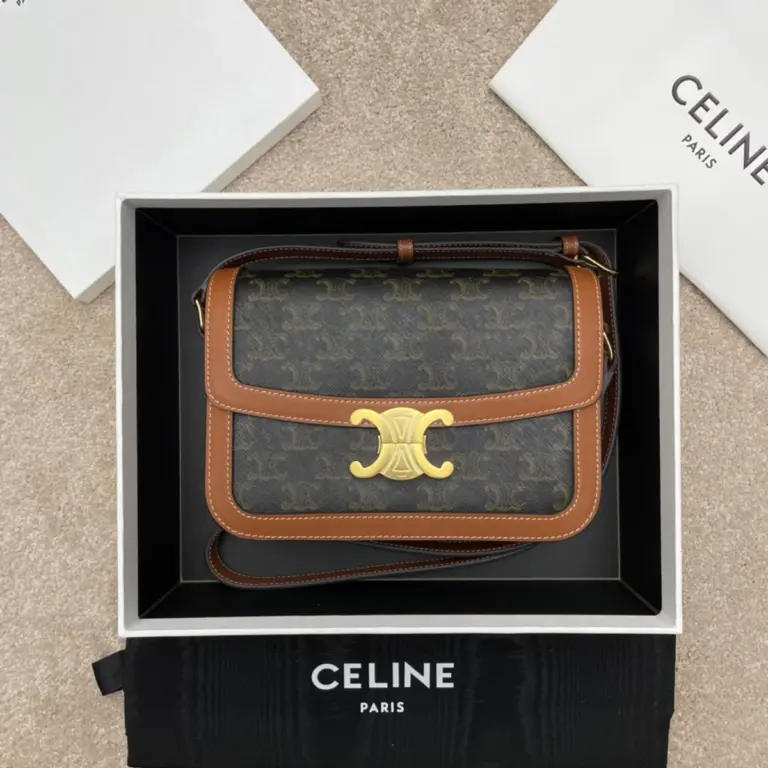 高仿CELINE-賽琳 TRIOMPHE 人造革斜挎包 - 經典鎖扣設計-191242