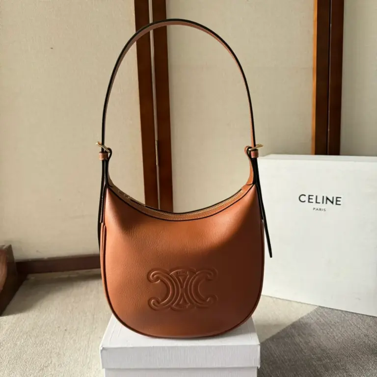 高仿CELINE-賽琳 多功能牛皮斜挎肩背包-117253