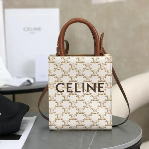 高仿CELINE-賽琳 TRIOMPHE CANVAS迷你手袋 - 時尚便攜，輕鬆容納大屏智能手機-194372