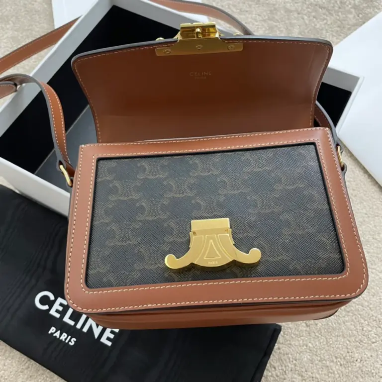 高仿CELINE-賽琳 TRIOMPHE帆布斜挎包 - 經典牛皮飾邊與金色金屬細節-188882